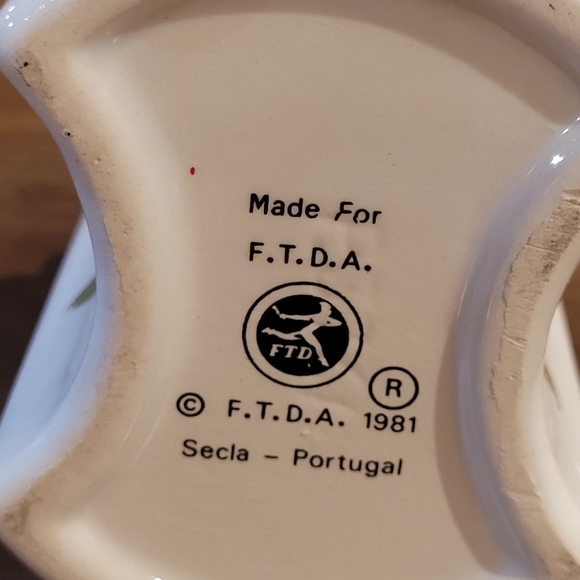 Vintage FTD 1981 Ceramic Flower Vase. Secla Portugal. Handmade. - Picture 5 of 10